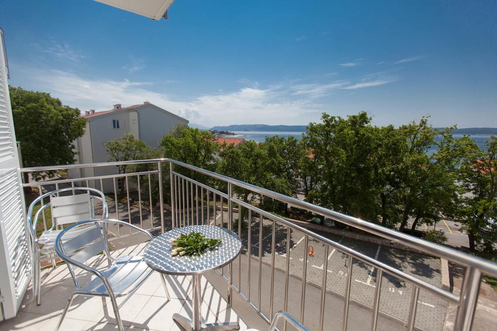 Apartments Ines Selce Exterior foto