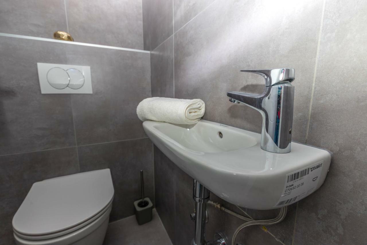 Apartments Ines Selce Exterior foto